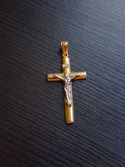 14K CROSS PENDANT