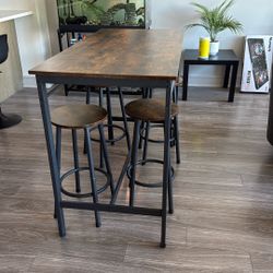 Dining Table/bar With Stools 