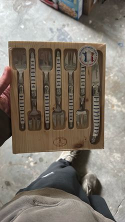 seven piece oyster set