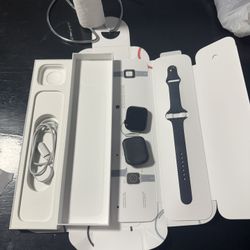 Apple Watch Series 8 Cellular + GPS