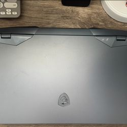 Gaming Laptop, like new, MSI 2022 GE76 Raider 17.3”