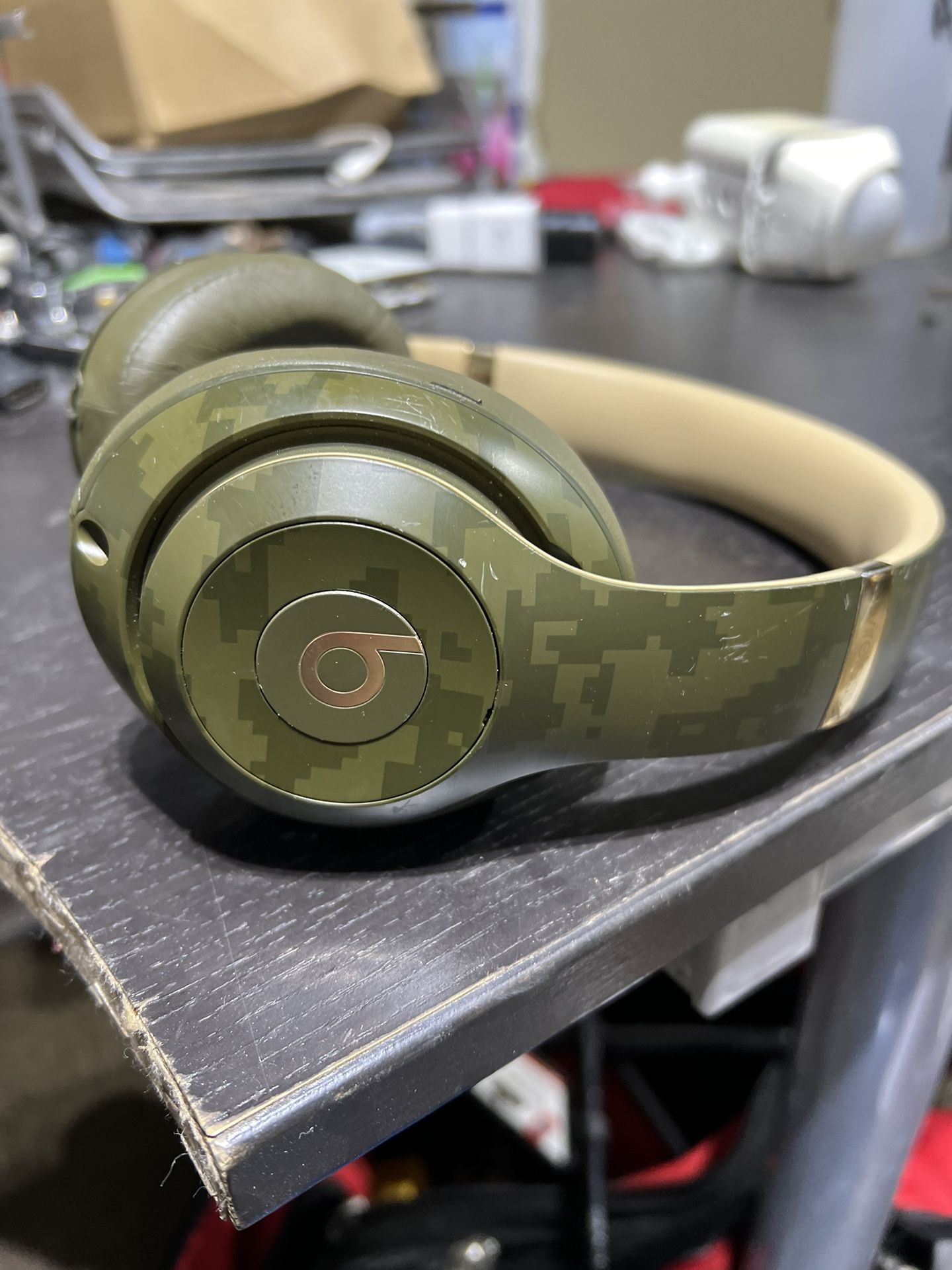 Beats Studio 3 Wireless Camo Headphones