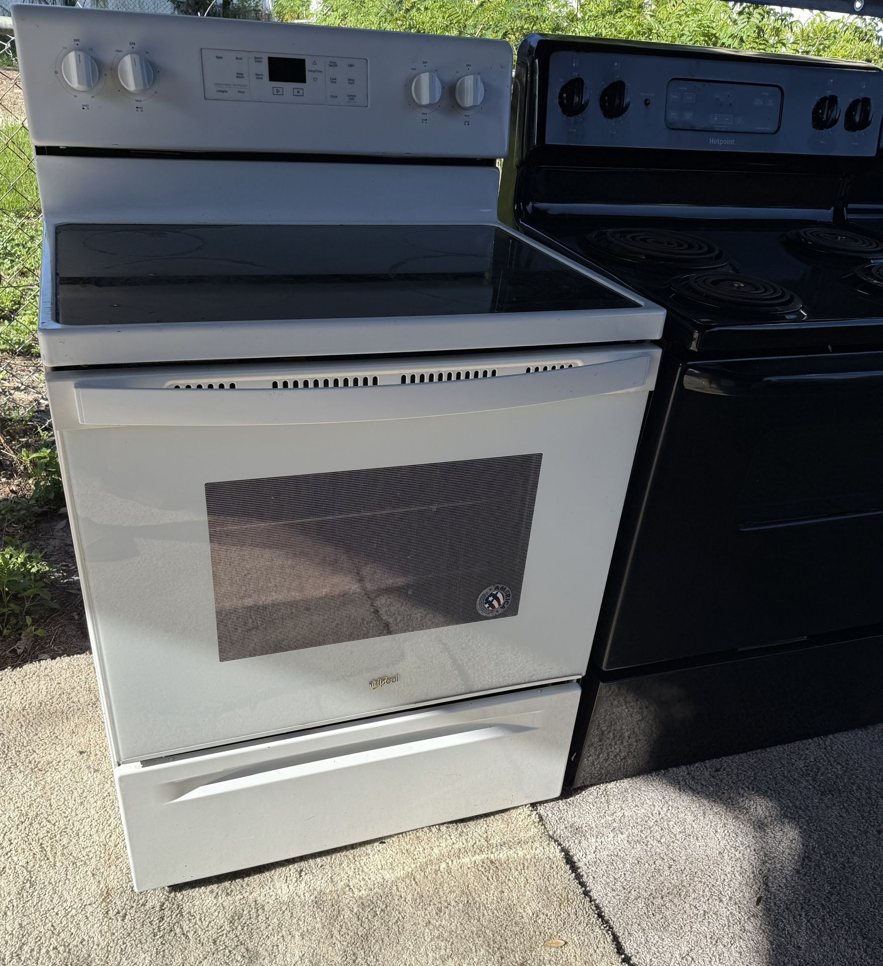 Whirlpool Stove / 2 Month Warranty/ FREE DELIVERY UP TO 5 MILES