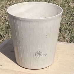 White Patio Classics Flower Pot