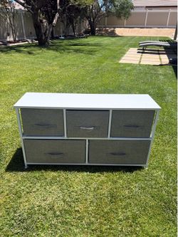 Dresser