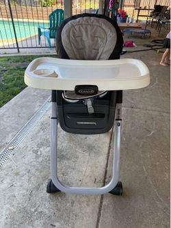 Graco Baby High Chair – Used, Adjustable w/ Tray