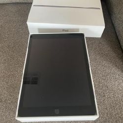 Almost New I PAD 9TH GEN