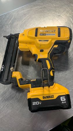 DEWALT 20V MAX 18-Gauge Cordless Narrow Crown Stapler