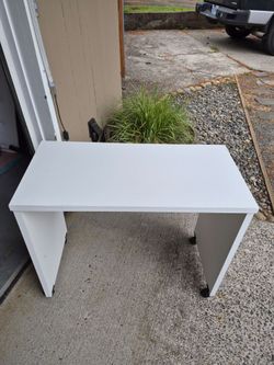 👀White Rolling Small Stand/Table-Excellent Condition!