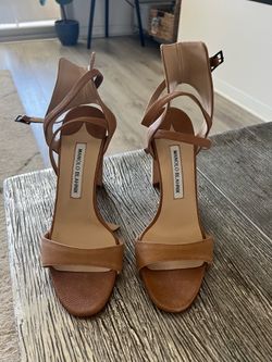 New Manolo Blahnik CONVU 105 Sandals - EU 38 - Beige Leather - Never Worn
