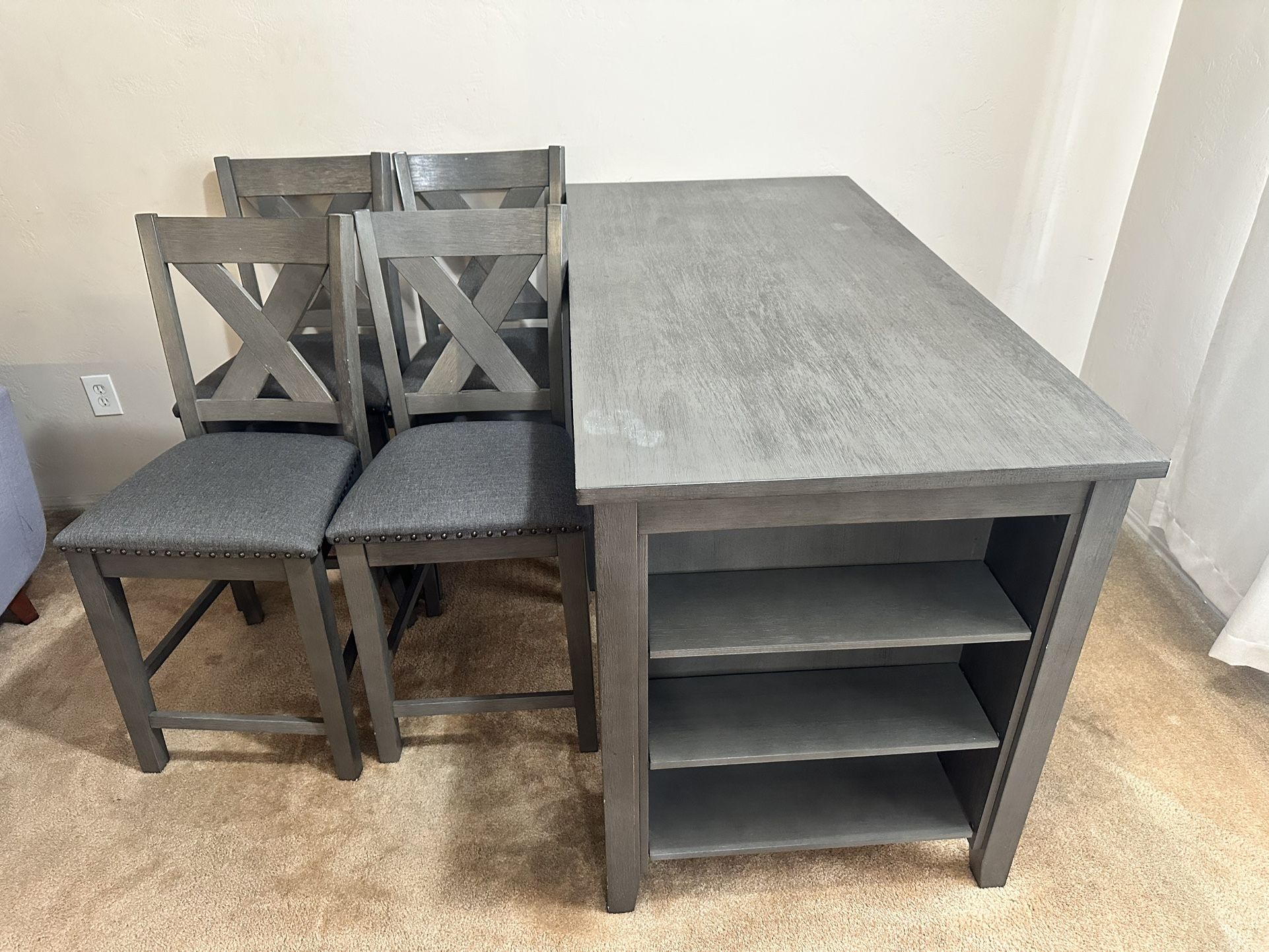 Table + 4 Chairs