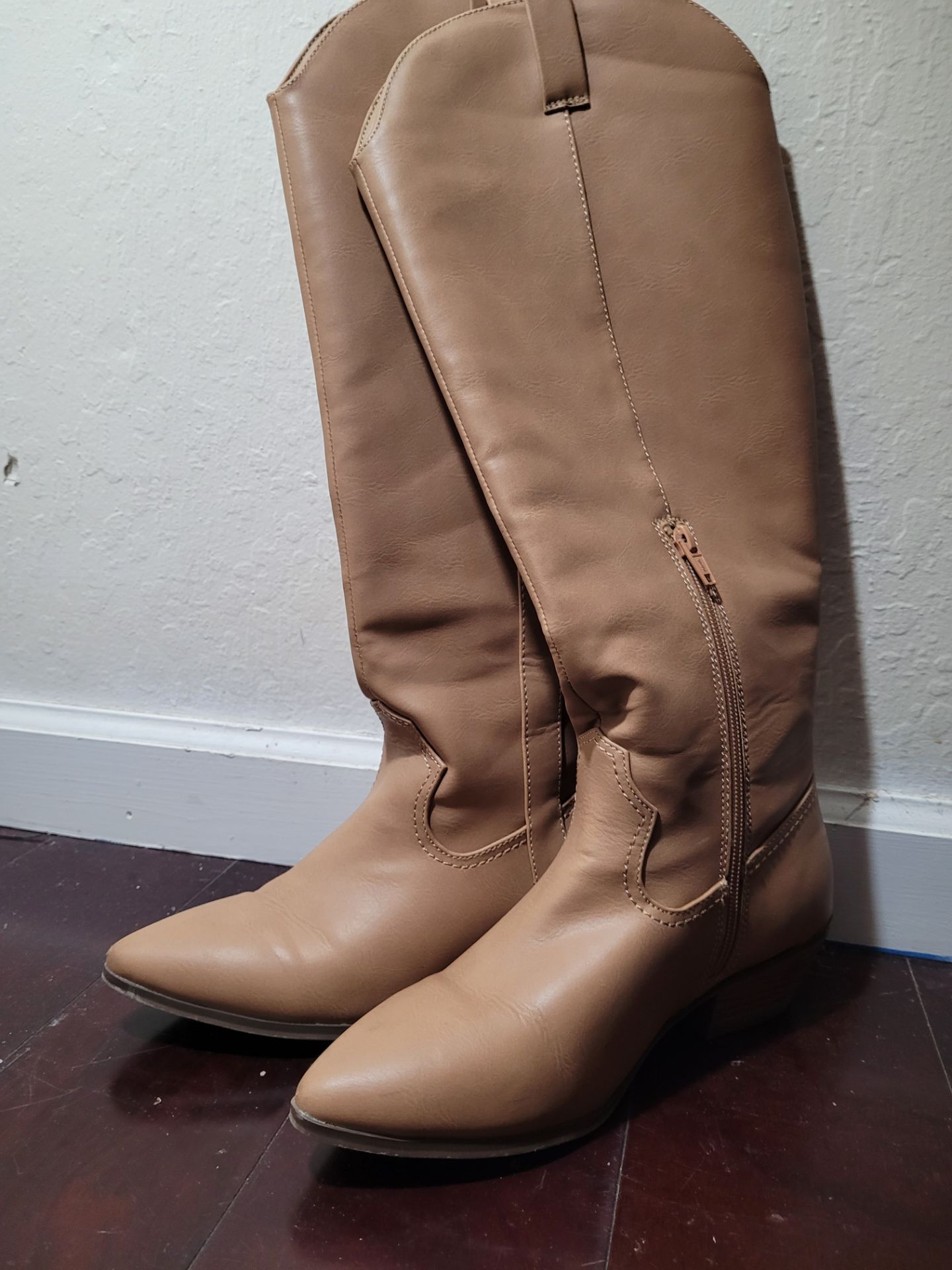 (Tan - knee Boots) Women's Sommer
Western Boots Universal Thread. .. "light
brown" .size 8