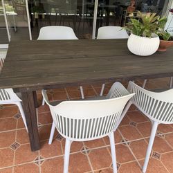 8 Chairs with rustic table ///PATIO CHAIRS// PATIO DINING TABLE