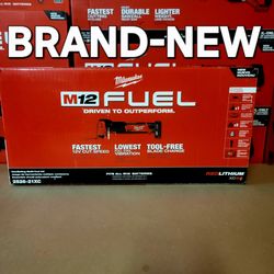 Milwaukee
M12 FUEL 12V Lithium-Ion Cordless Oscillating Multi-Tool Kit with 4.0 Ah Battery, Charger, Accessories and Tool Bag