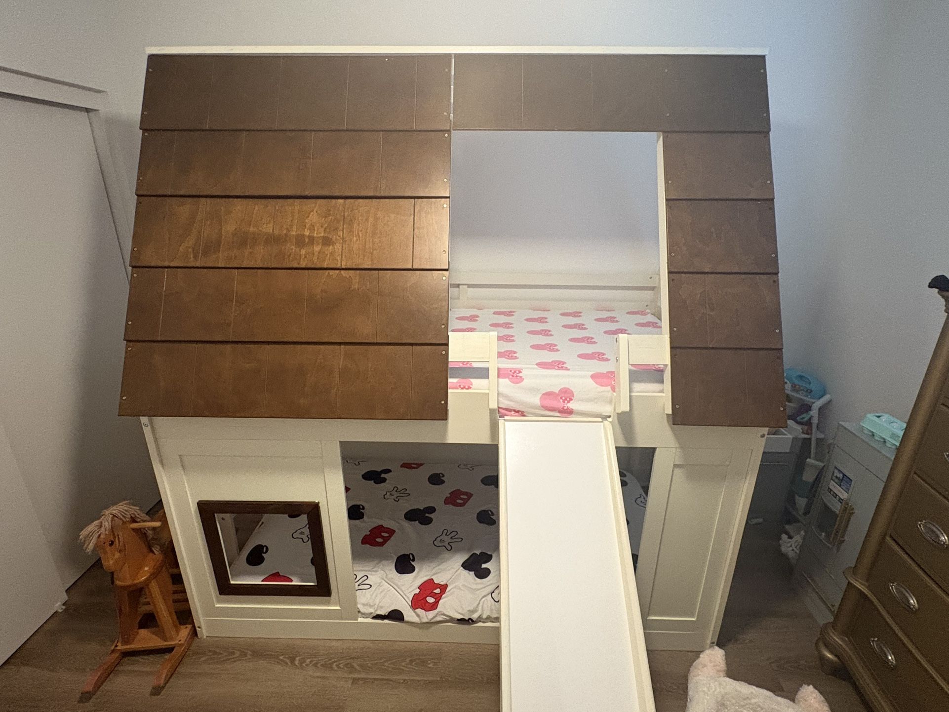 Bunkbed House With Slide