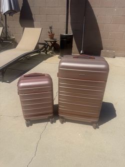 Luggage set