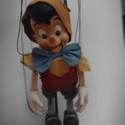 VINTAGE MUSICAL PINOCCHIO DOLL