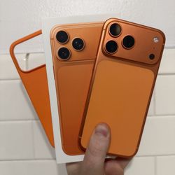 Cosmic Orange iPhone 17 Pro Max 256GB for AT&T/CRICKET/BOOST Clean with Apple Silicone CASE & BOX