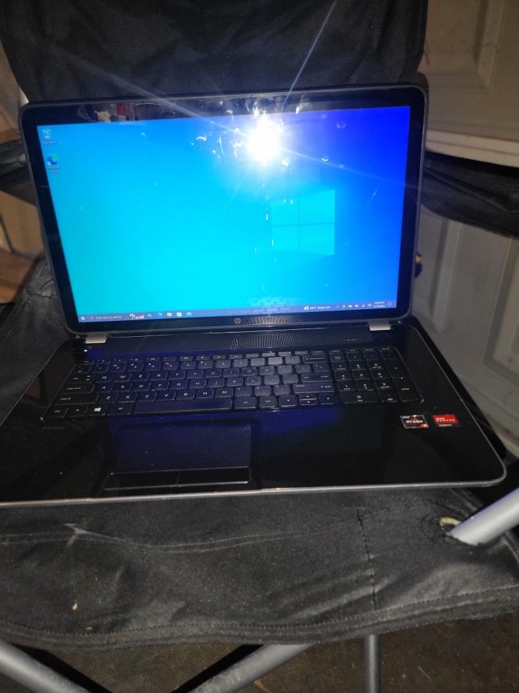 Hp Pavilion Touch Screen 17.3 " Laptop