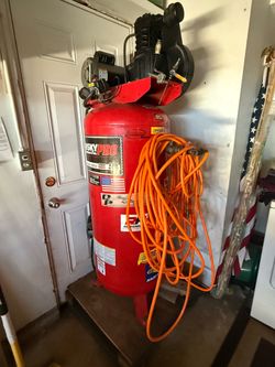 Husky Pro 60-Gallon Vertical Air Compressor – Cast Iron Pump – 135 PSI