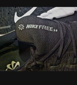 Nike FreeRun 5.0 NextNature "WhiteBlack:- Size 9.5M