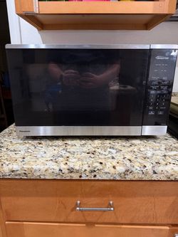Panasonic 1.3 cu ft Inverter Microwave – 1200W, Stainless