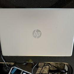 17.3” HP Laptop i5 - 12gb RAM - 1tb HDD