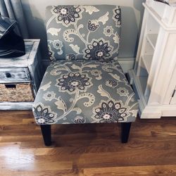 Lovely Slipper Chair 