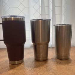 Yeti Tumblers Cups Mugs Bottles Drink Ware 