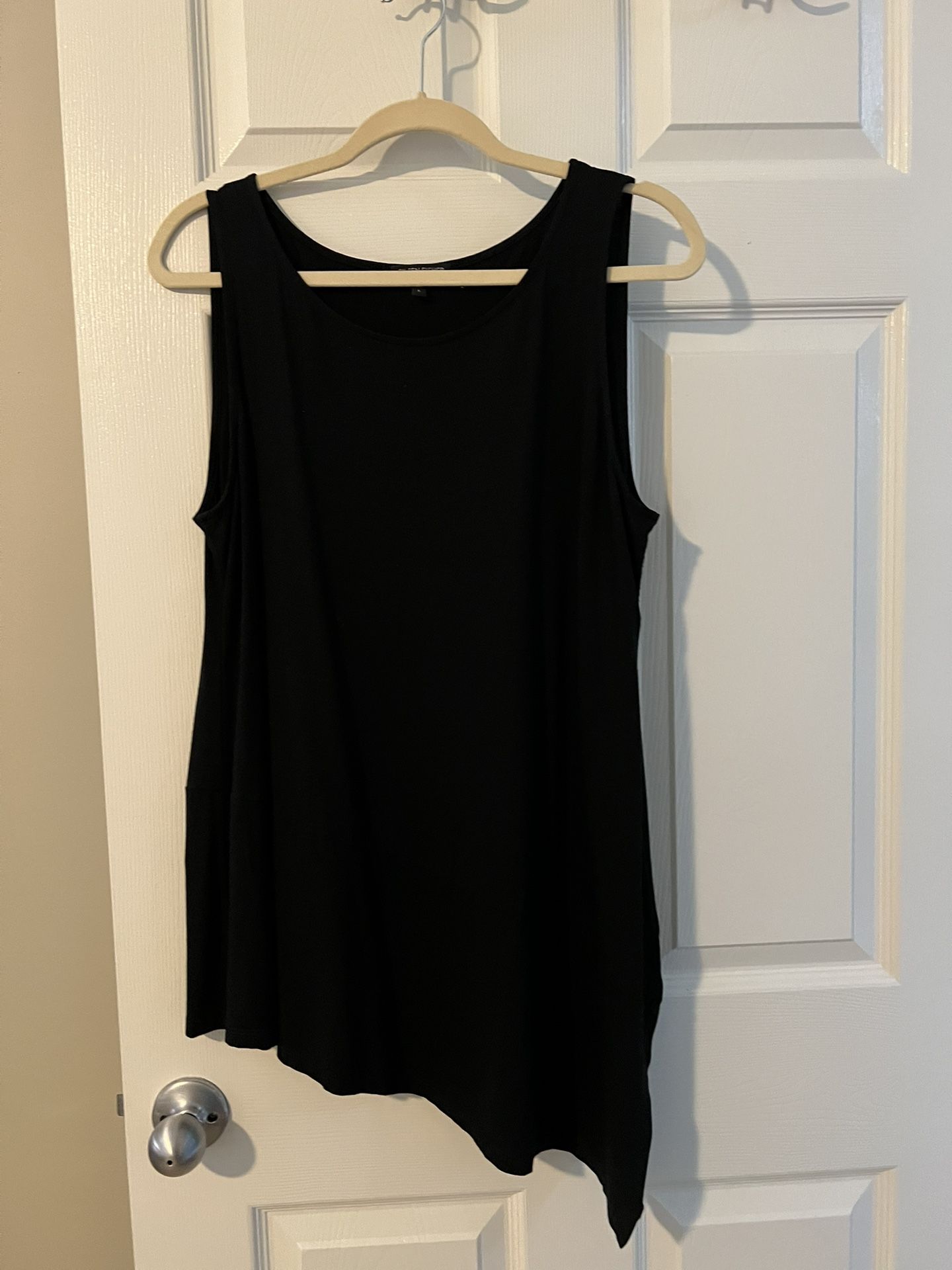 Eileen Fisher Bateau Round Neck Sleeveless Tunic Top Large Asymmetrical Black Measurements approximate. Bust 39 unstretched shoulder to hem short