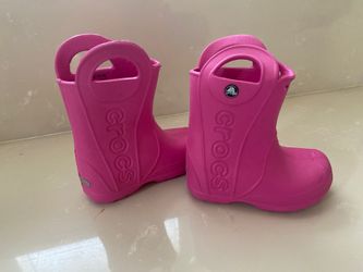 Crocs rain boots size 8
