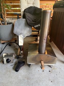 Ooni 3 pellet pizza oven with propane adaptor