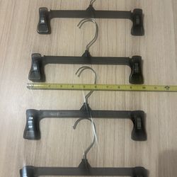 Hanger 10” plastic with clips,pants,shorts,https://offerup.co/faYXKzQFnY?$deeplink_path=/redirect/ of 300 pc