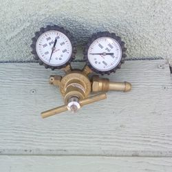 Uniweld RHP400 Nitrogen Regulator, 