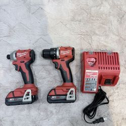 Milwaukee M18 Drill Set
