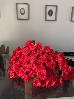 Set of 100 red silk roses