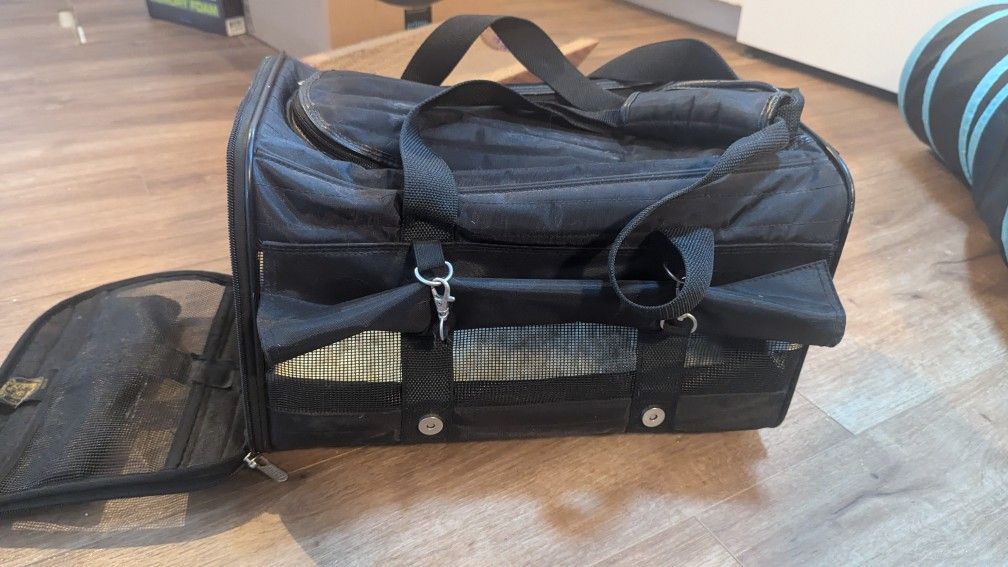 Sherpa Wheeled Soft Kennel, Suitable for Airplane Travel