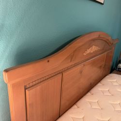 Queen Bed Frame And Mattresses 