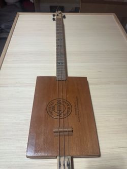 Cigar box guitar