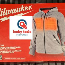 Milwaukee

Women's Large M12 12-Volt Lithium-Ion Cordless Gray Heated Jacket Hoodie Kit with (1) 2.0 Ah Battery and Charger


