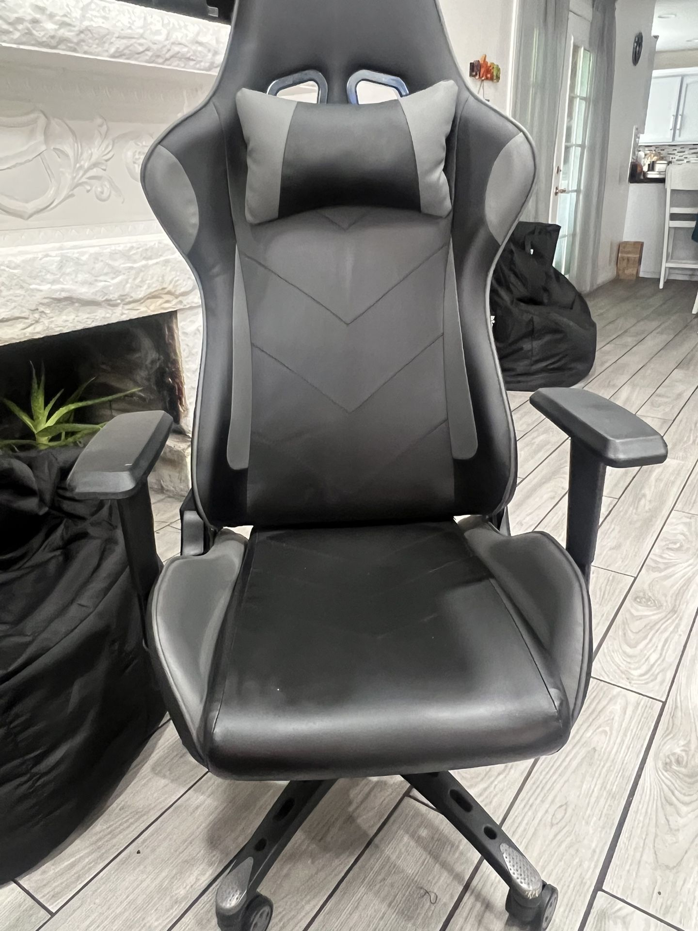 Gaming Chair for Sale in Los Angeles, CA OfferUp