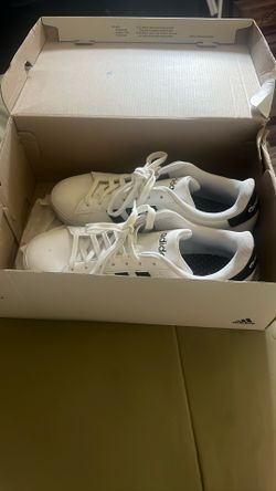 Women’s Adidas 9