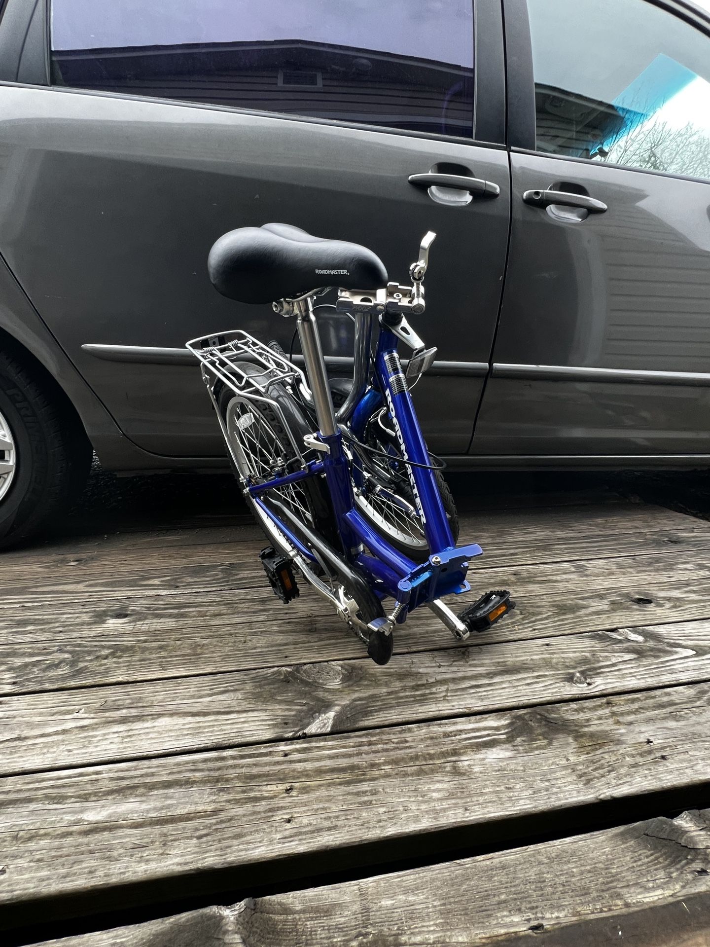 blue Roadmaster folding bike