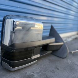 Chevy Silverado GMC Sierra 2014 2015 2016 … 2017 2018 Right Side Towing Mirror OEM