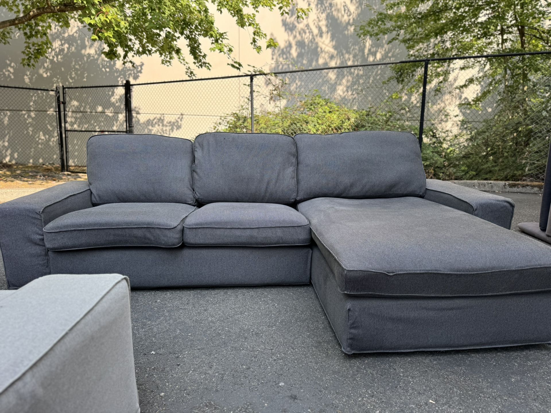 Sectional Kivik Couch Sofá (Free Delivery)🚚
