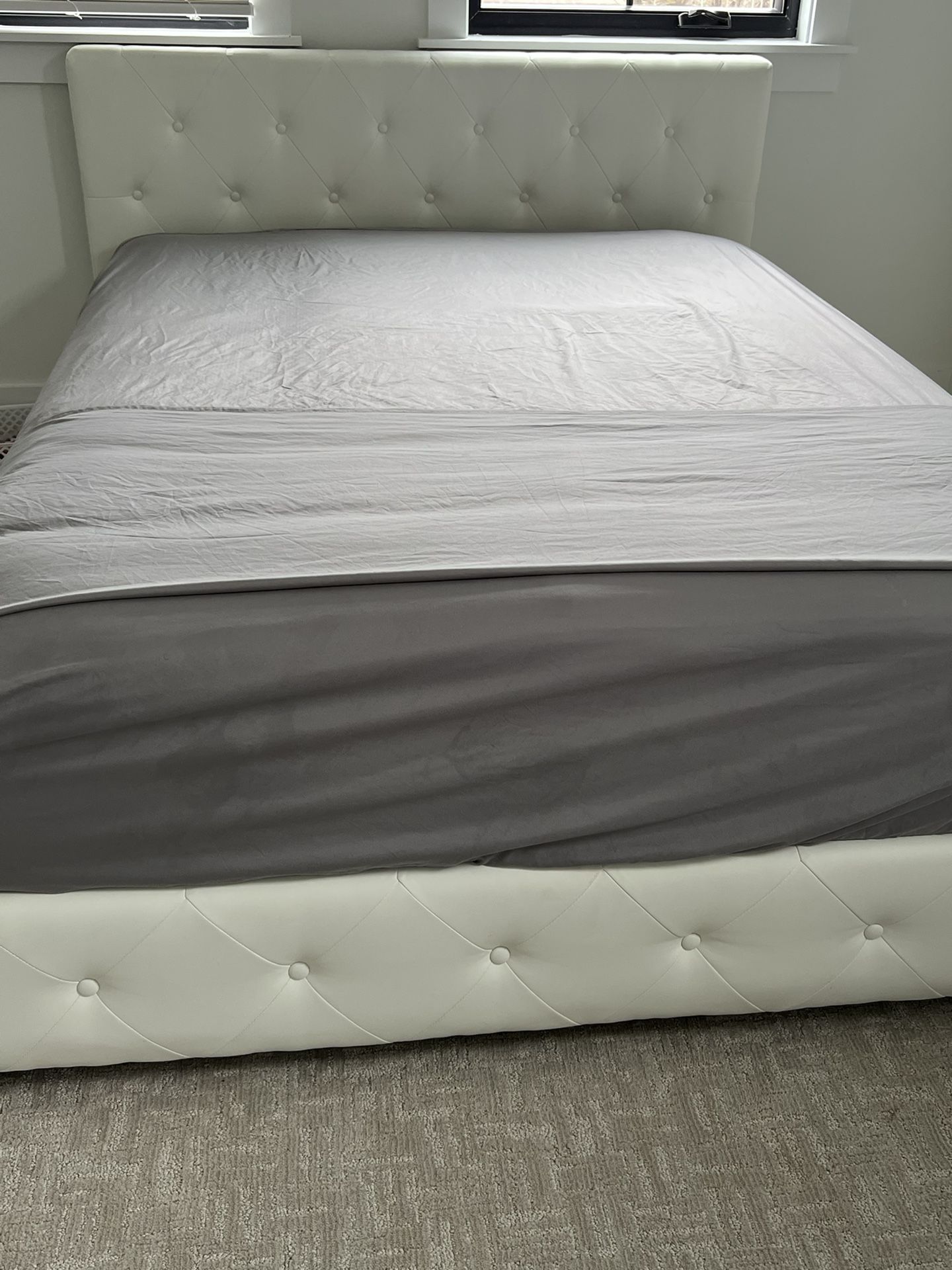 White Queen Size Bed