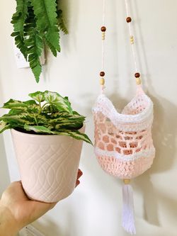 CUTE HANGER WITH CERAMIC POT PLANT IS INCLUDED!!Only $22!!!