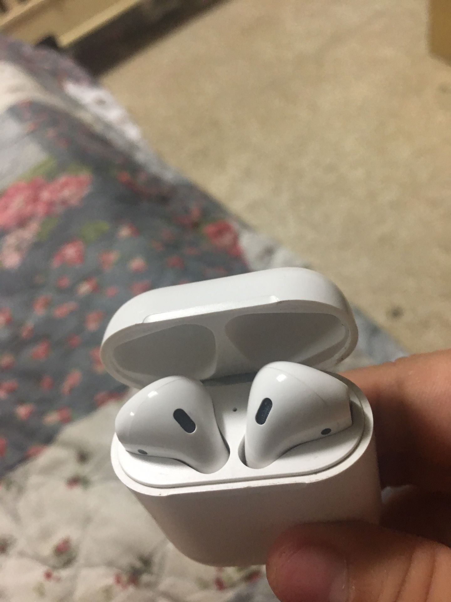 AirPods