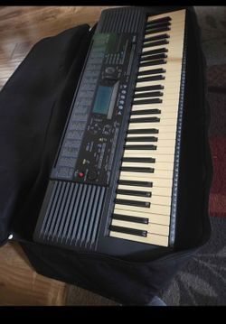 Yamaha Electronic Keyboard with Carry Bag