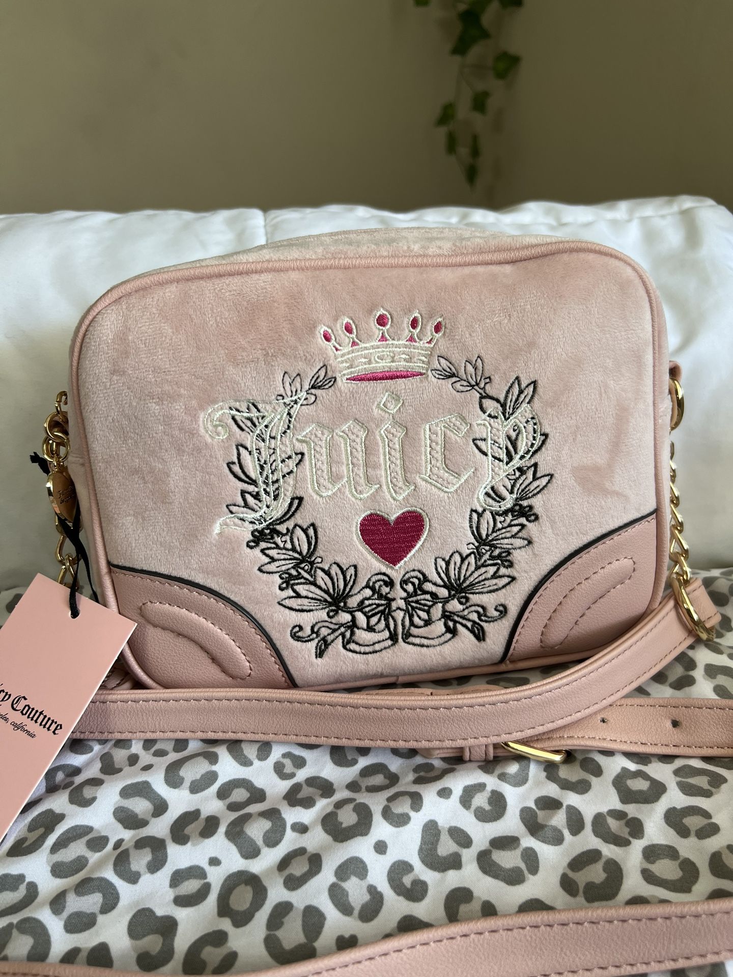 Juicy Couture Camara Crossbody .